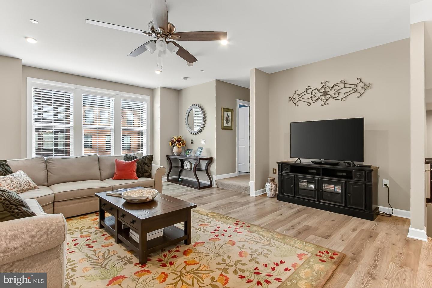 Fairfax, Virginia, 22033, United States, 4 Bedrooms Bedrooms, ,5 BathroomsBathrooms,Residential,Active,1992238