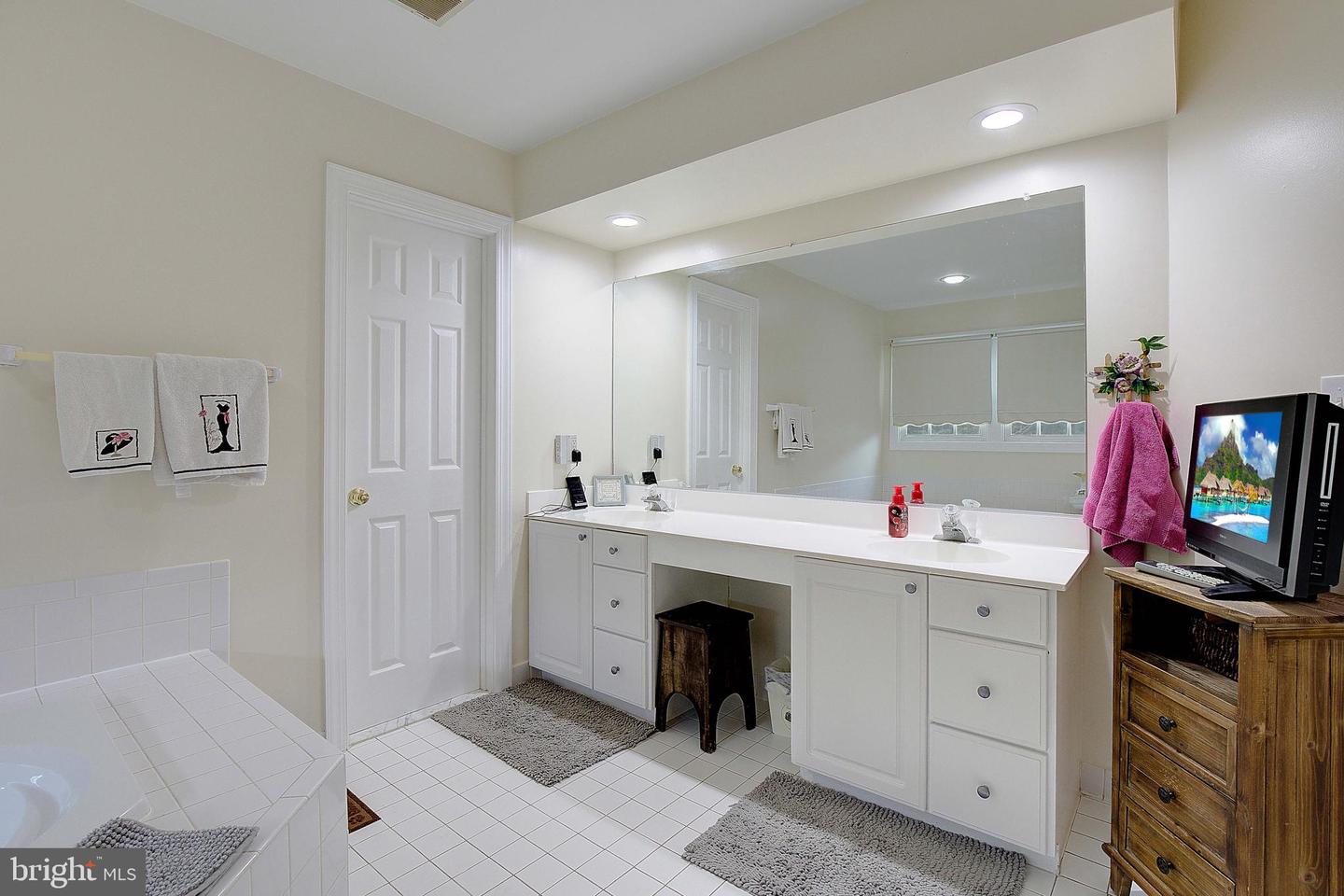 Gambrills, Maryland, 21054, United States, 5 Bedrooms Bedrooms, ,4 BathroomsBathrooms,Residential,Active,1897993