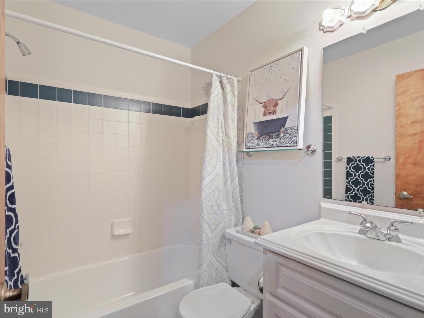 Clifton, Virginia, 20124, United States, 5 Bedrooms Bedrooms, ,4 BathroomsBathrooms,Residential,Active,1943827