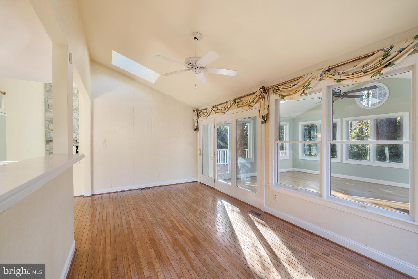 Rockville, Maryland, 20850, United States, 6 Bedrooms Bedrooms, ,5 BathroomsBathrooms,Residential,Active,1970950