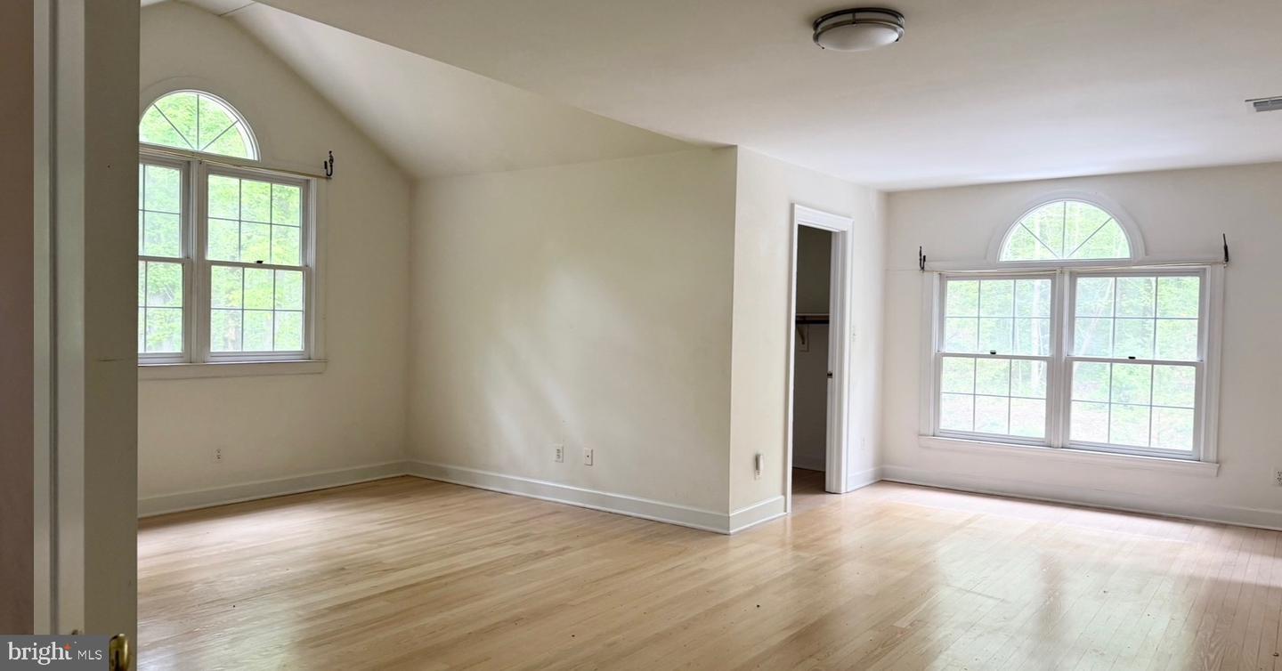Clifton, Virginia, 20124, United States, 5 Bedrooms Bedrooms, ,6 BathroomsBathrooms,Residential,Active,2025639