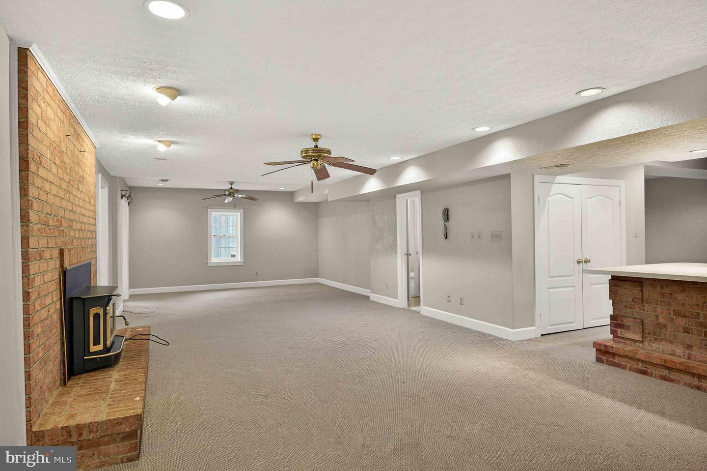 Clifton, Virginia, 20124, United States, 5 Bedrooms Bedrooms, ,6 BathroomsBathrooms,Residential,Active,2025639