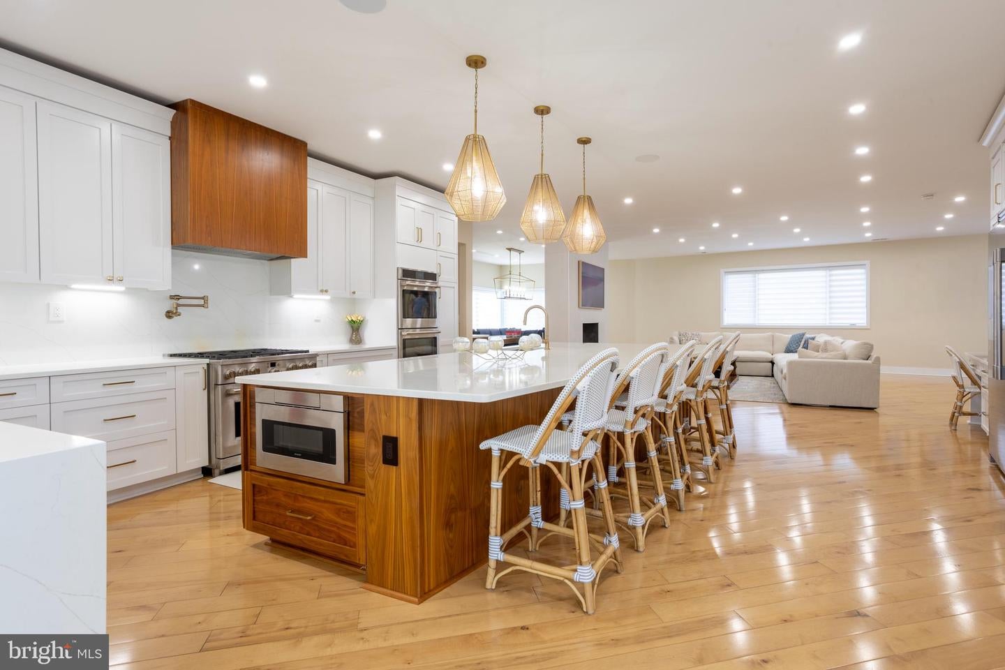 Pikesville, Maryland, 21208, United States, 6 Bedrooms Bedrooms, ,5 BathroomsBathrooms,Residential,Active,2010580