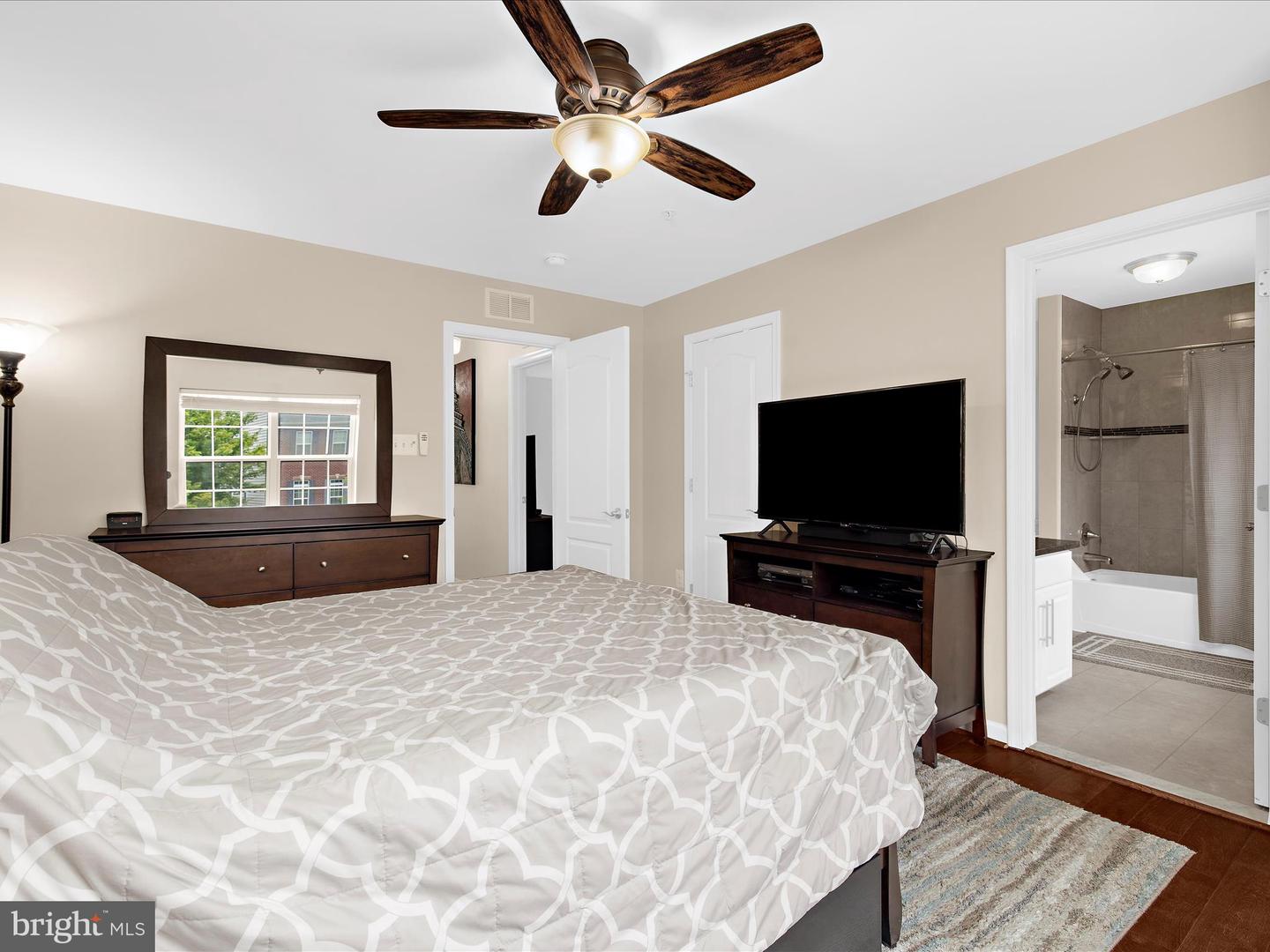 Ellicott City, Maryland, 21042, United States, 6 Bedrooms Bedrooms, ,5 BathroomsBathrooms,Residential,Active,1914763
