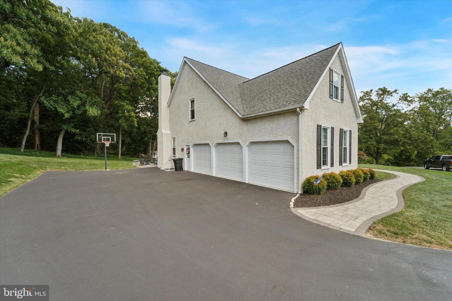Broomall, Pennsylvania, 19008, United States, 4 Bedrooms Bedrooms, ,3 BathroomsBathrooms,Residential,Active,1934780