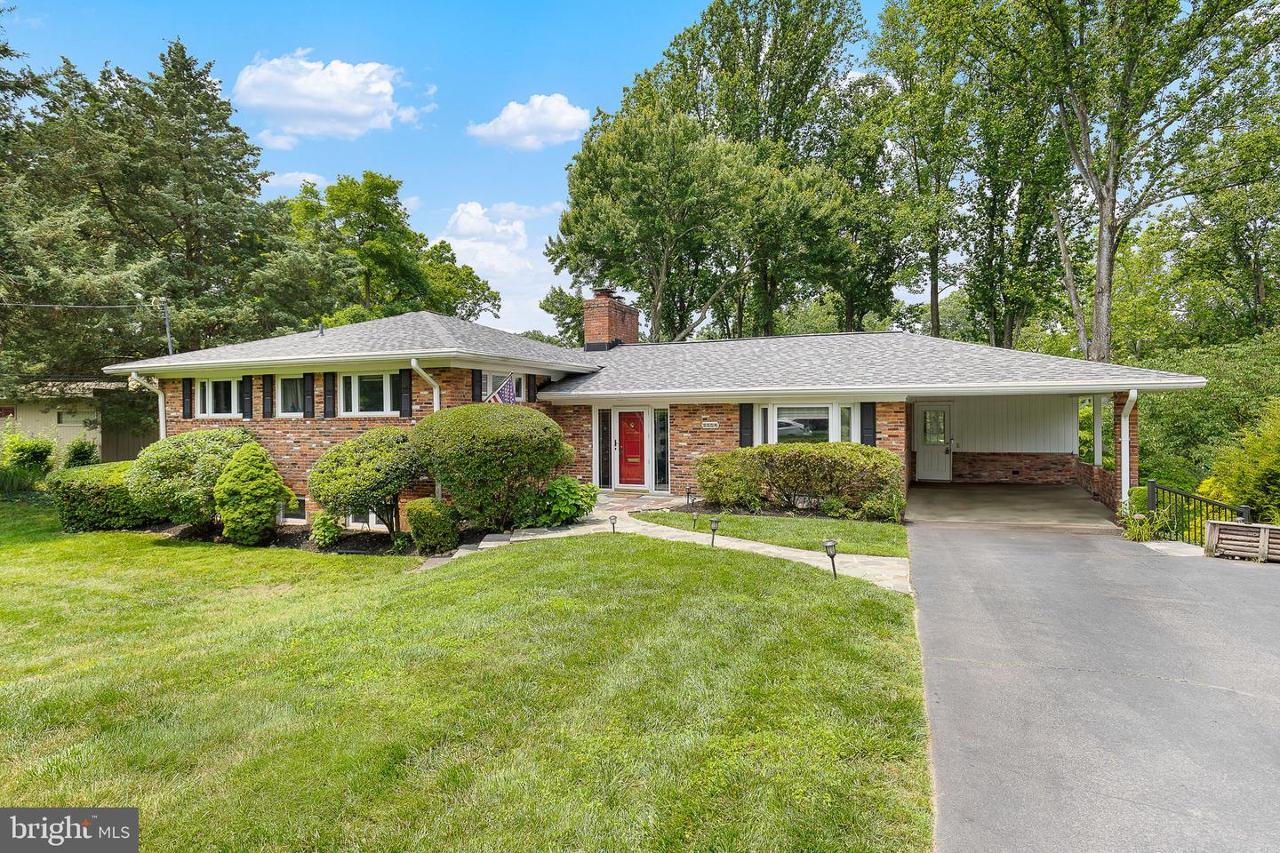 Falls Church, Virginia, 22041, United States, ,3 BathroomsBathrooms,Residential,Active,1843858