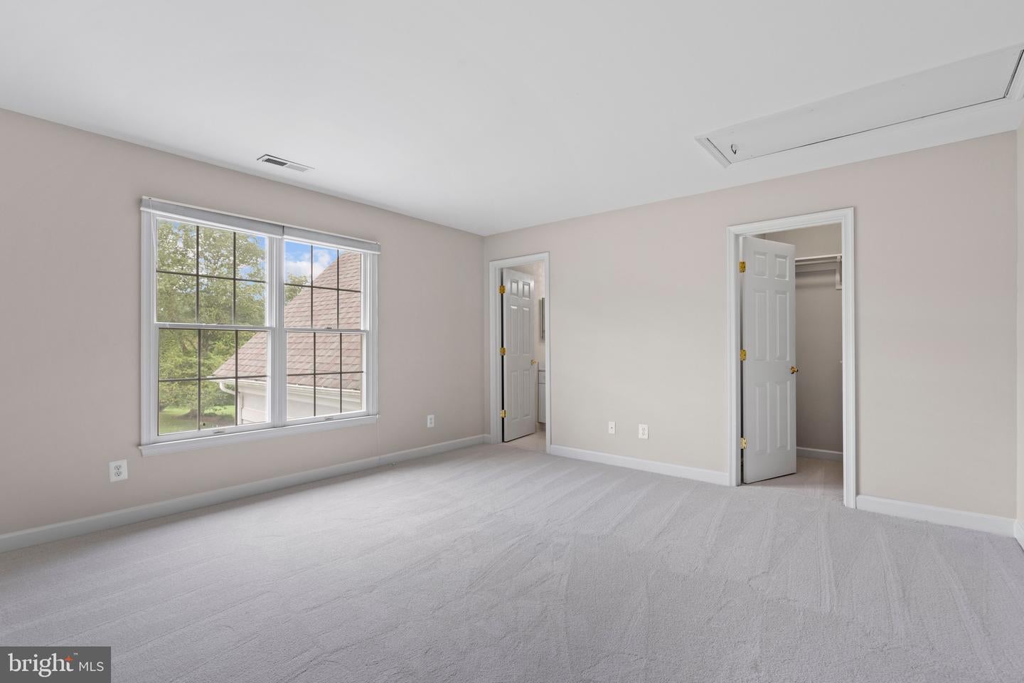 Oakton, Virginia, 22124, United States, 5 Bedrooms Bedrooms, ,5 BathroomsBathrooms,Residential,Active,1926902