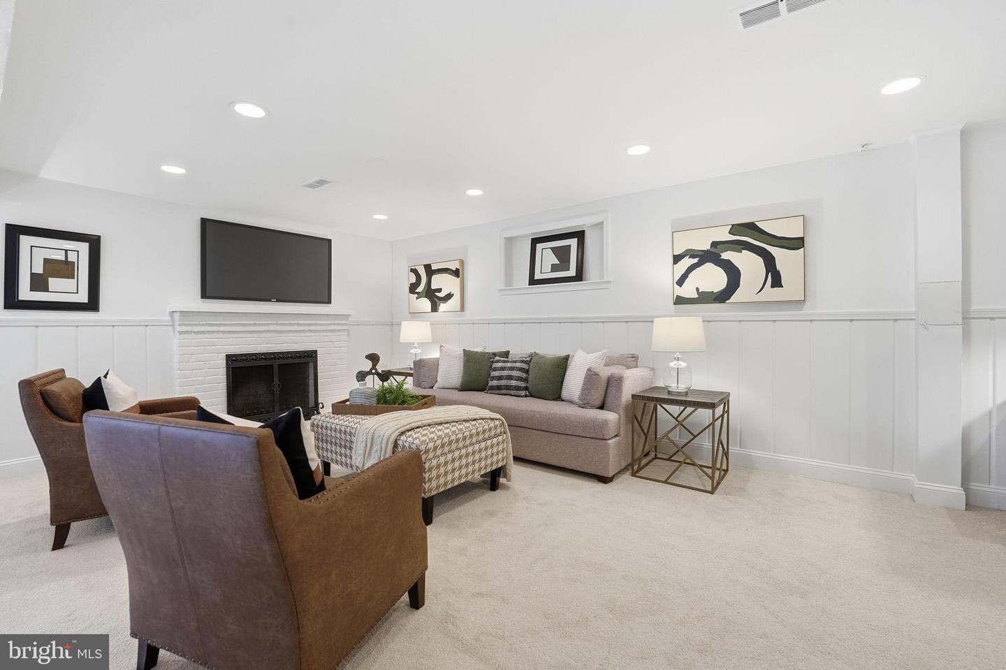 Arlington, Virginia, 22207, United States, 4 Bedrooms Bedrooms, ,3 BathroomsBathrooms,Residential,Pending,2010199