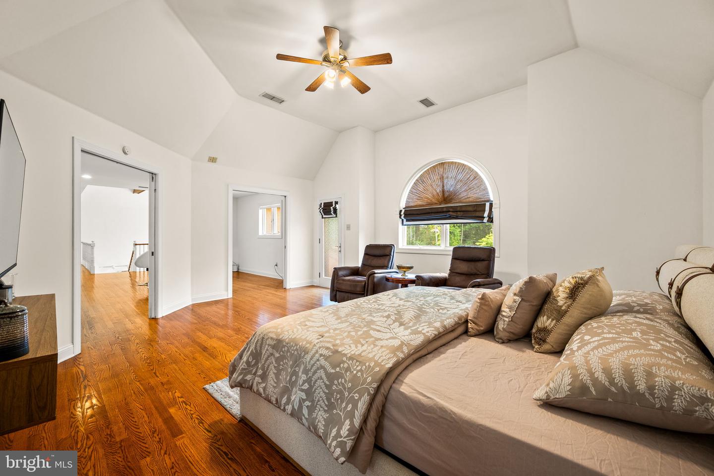 Wallingford, Pennsylvania, 19086, United States, 5 Bedrooms Bedrooms, ,6 BathroomsBathrooms,Residential,Active,1869134