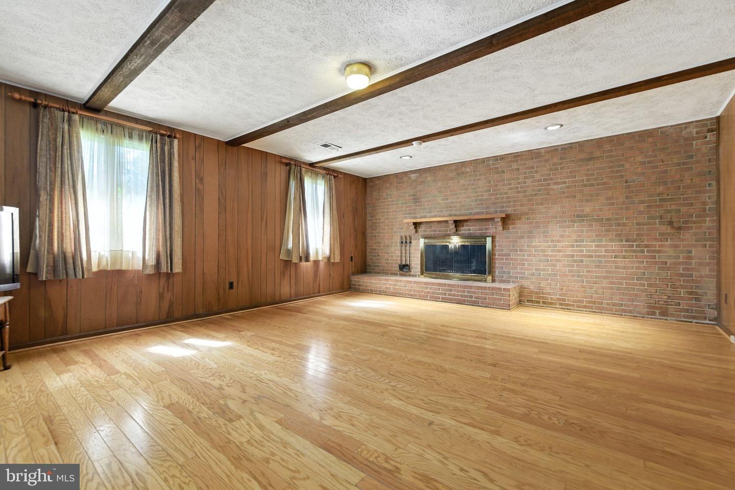 Mclean, Virginia, 22101, United States, 5 Bedrooms Bedrooms, ,3 BathroomsBathrooms,Residential,Active,1929396