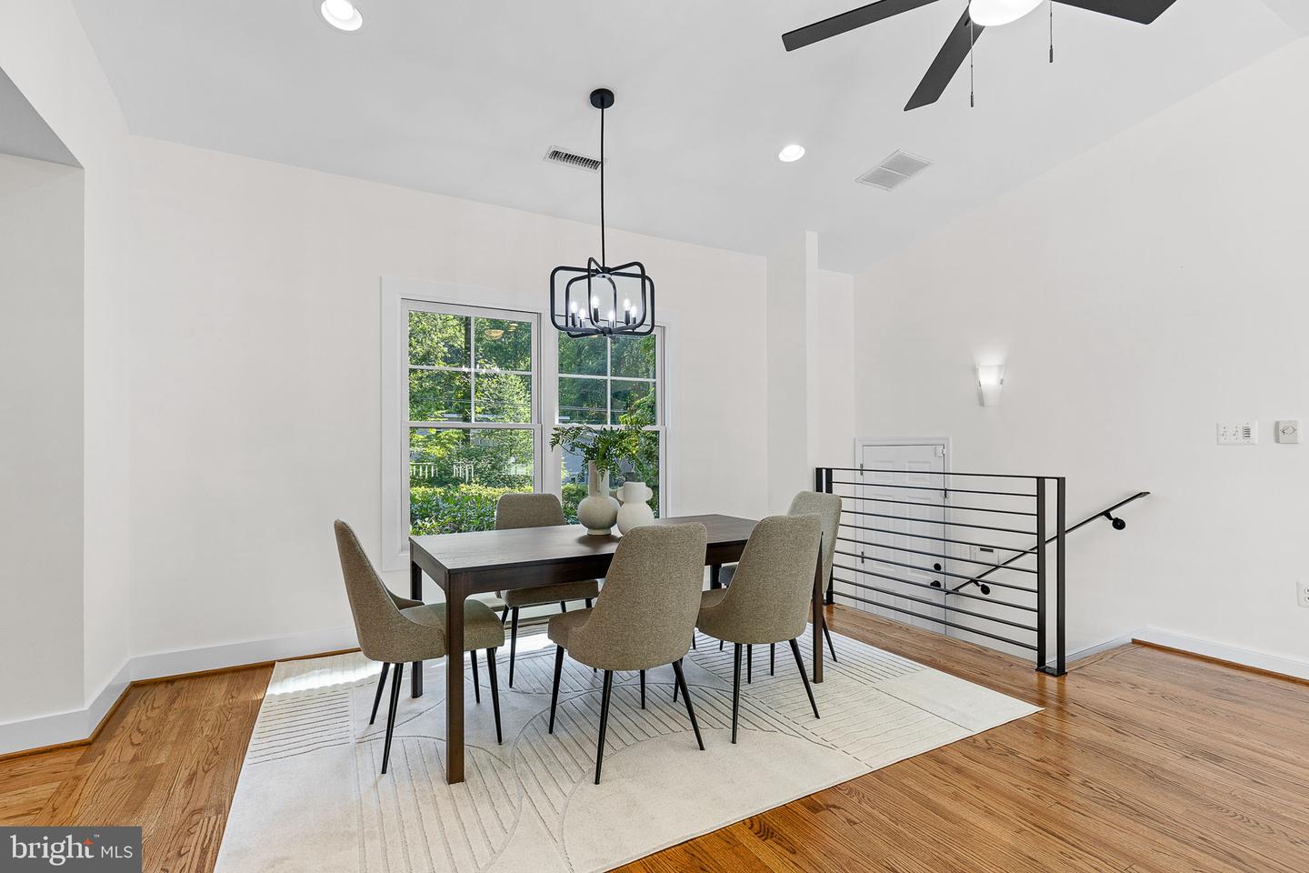 Falls Church, Virginia, 22044, United States, 4 Bedrooms Bedrooms, ,3 BathroomsBathrooms,Residential,Active,1894525