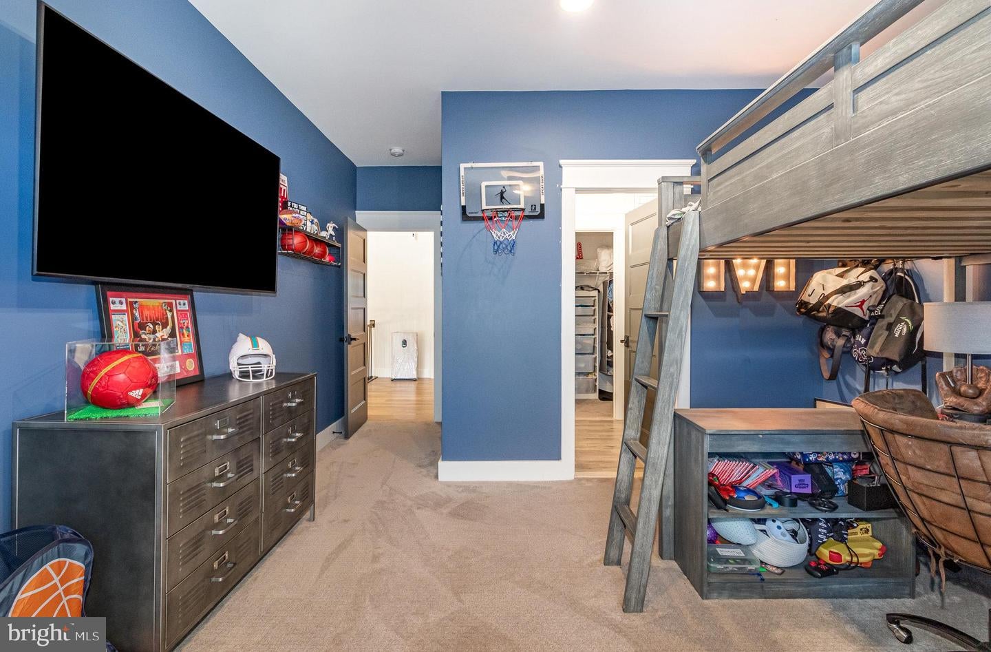 Mechanicsburg, Pennsylvania, 17050, United States, 5 Bedrooms Bedrooms, ,6 BathroomsBathrooms,Residential,Active,1905048