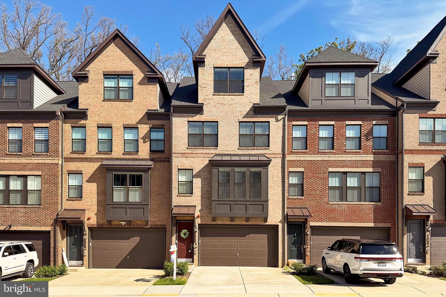 Fairfax, Virginia, 22033, United States, 4 Bedrooms Bedrooms, ,5 BathroomsBathrooms,Residential,Active,1992238