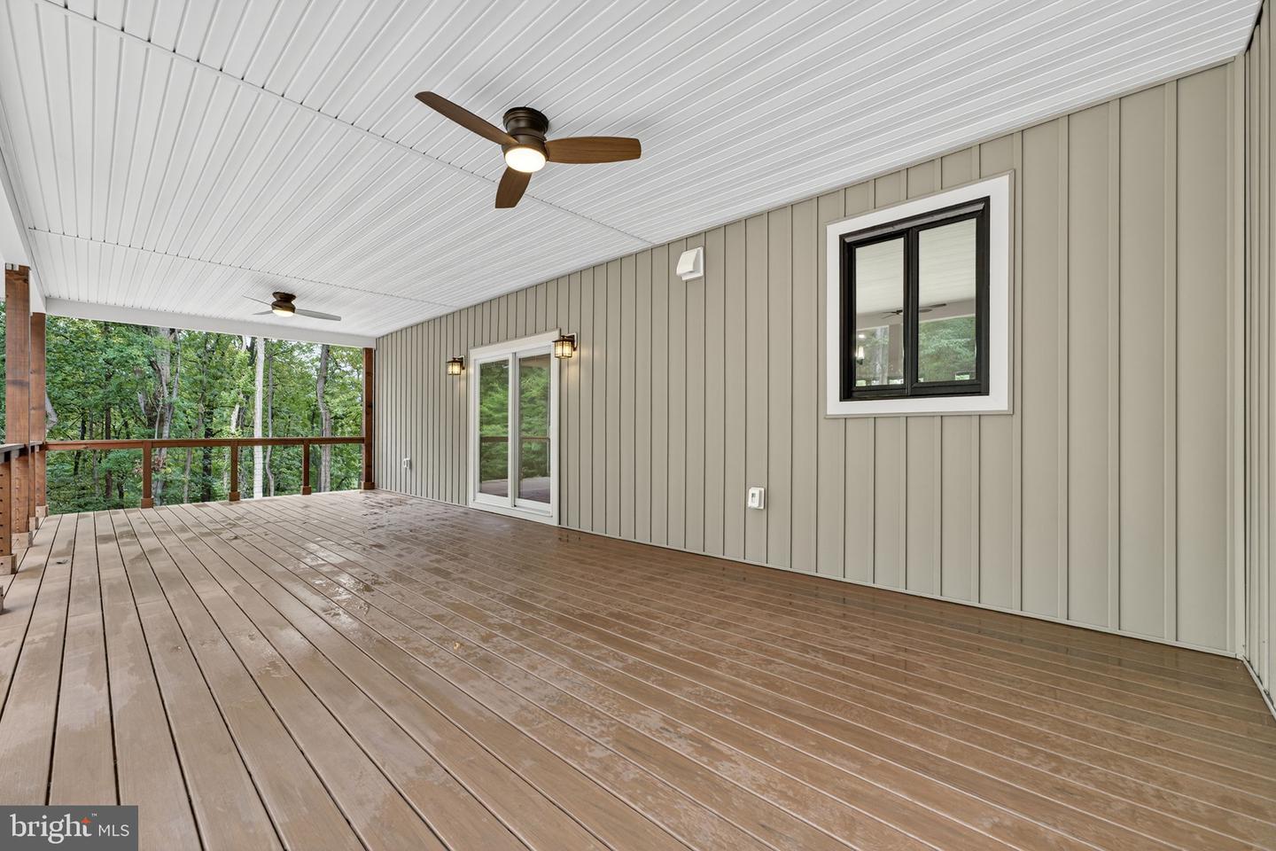 Warrenton, Virginia, 20187, United States, 3 Bedrooms Bedrooms, ,4 BathroomsBathrooms,Residential,Active,1963257