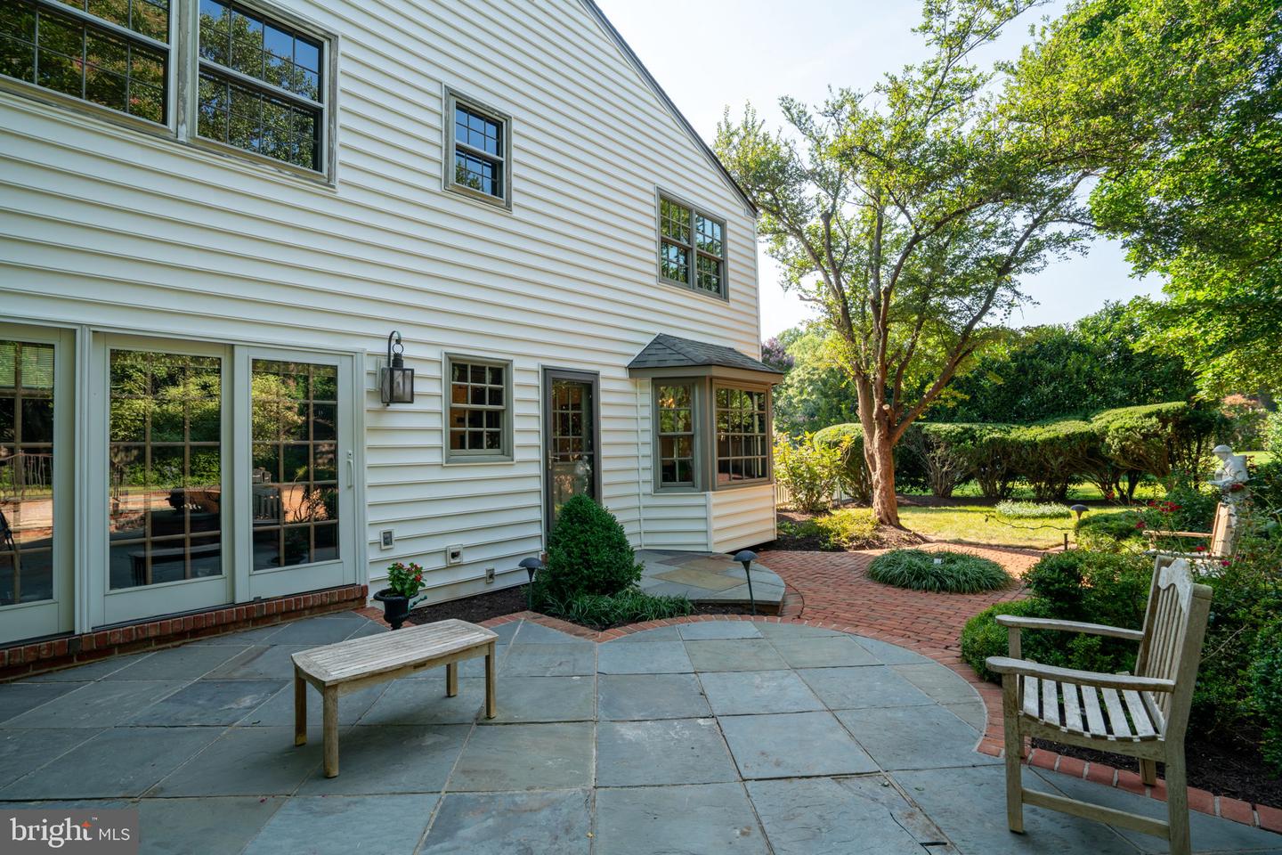 Mclean, Virginia, 22102, United States, 4 Bedrooms Bedrooms, ,3 BathroomsBathrooms,Residential,Pending,1929414
