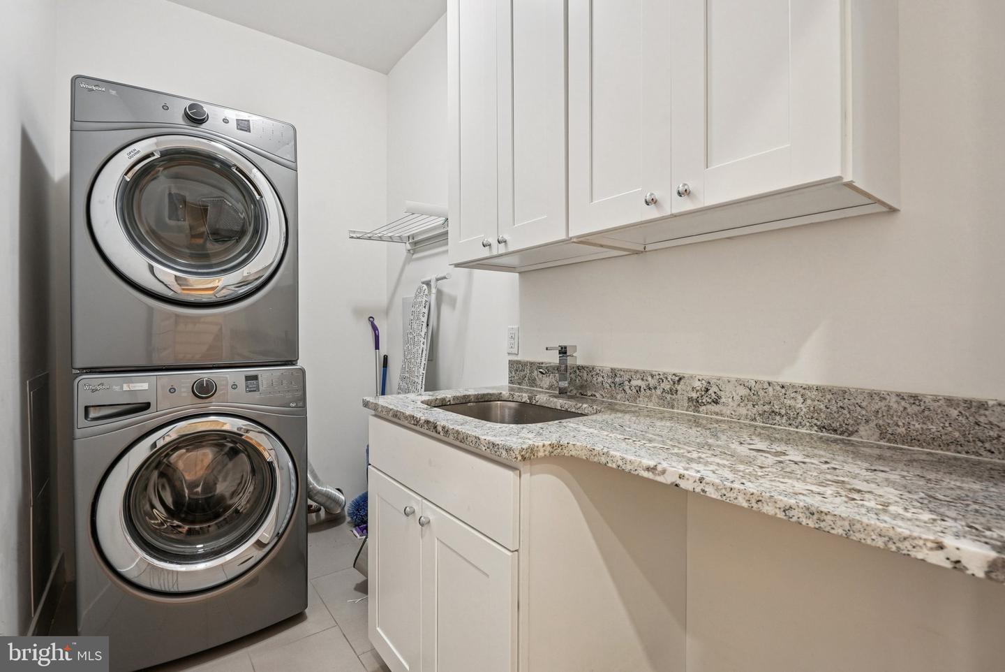 Philadelphia, Pennsylvania, 19147, United States, 4 Bedrooms Bedrooms, ,4 BathroomsBathrooms,Residential,Active,1999178