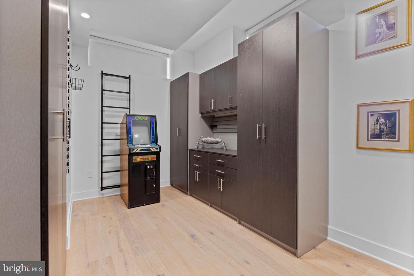 Philadelphia, Pennsylvania, 19146, United States, ,6 BathroomsBathrooms,Residential,Active,1862906