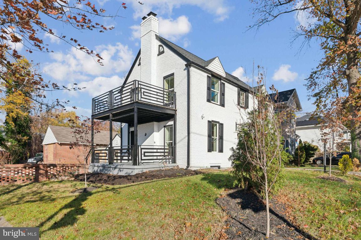 Washington, District Of Columbia, 20018, United States, 5 Bedrooms Bedrooms, ,5 BathroomsBathrooms,Residential,Active,2007330