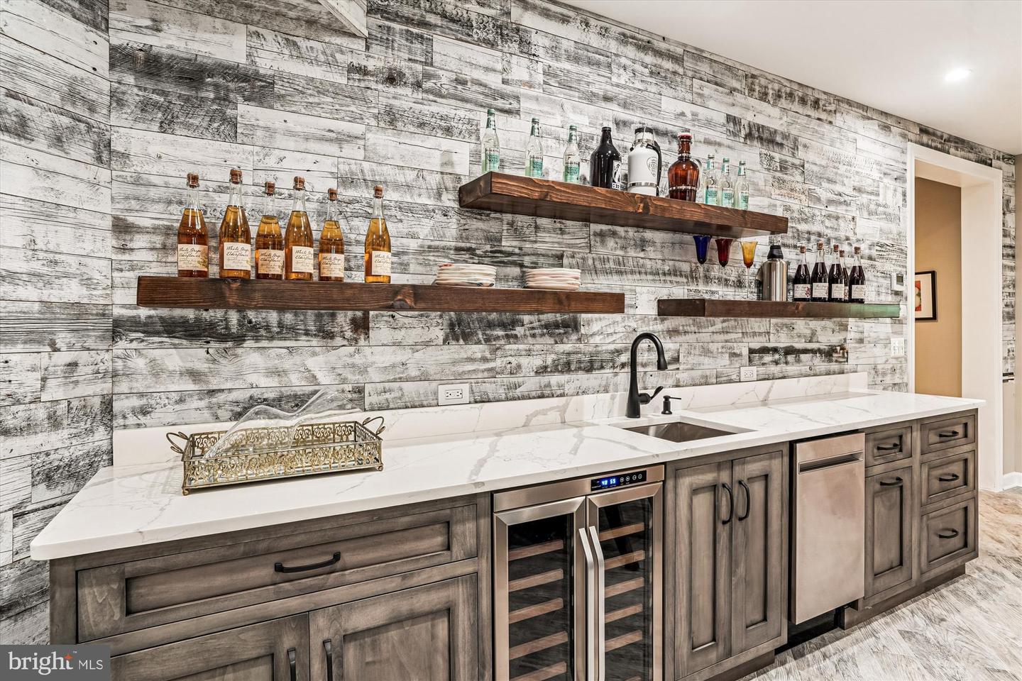 Leesburg, Virginia, 20175, United States, 5 Bedrooms Bedrooms, ,6 BathroomsBathrooms,Residential,Active,1987213