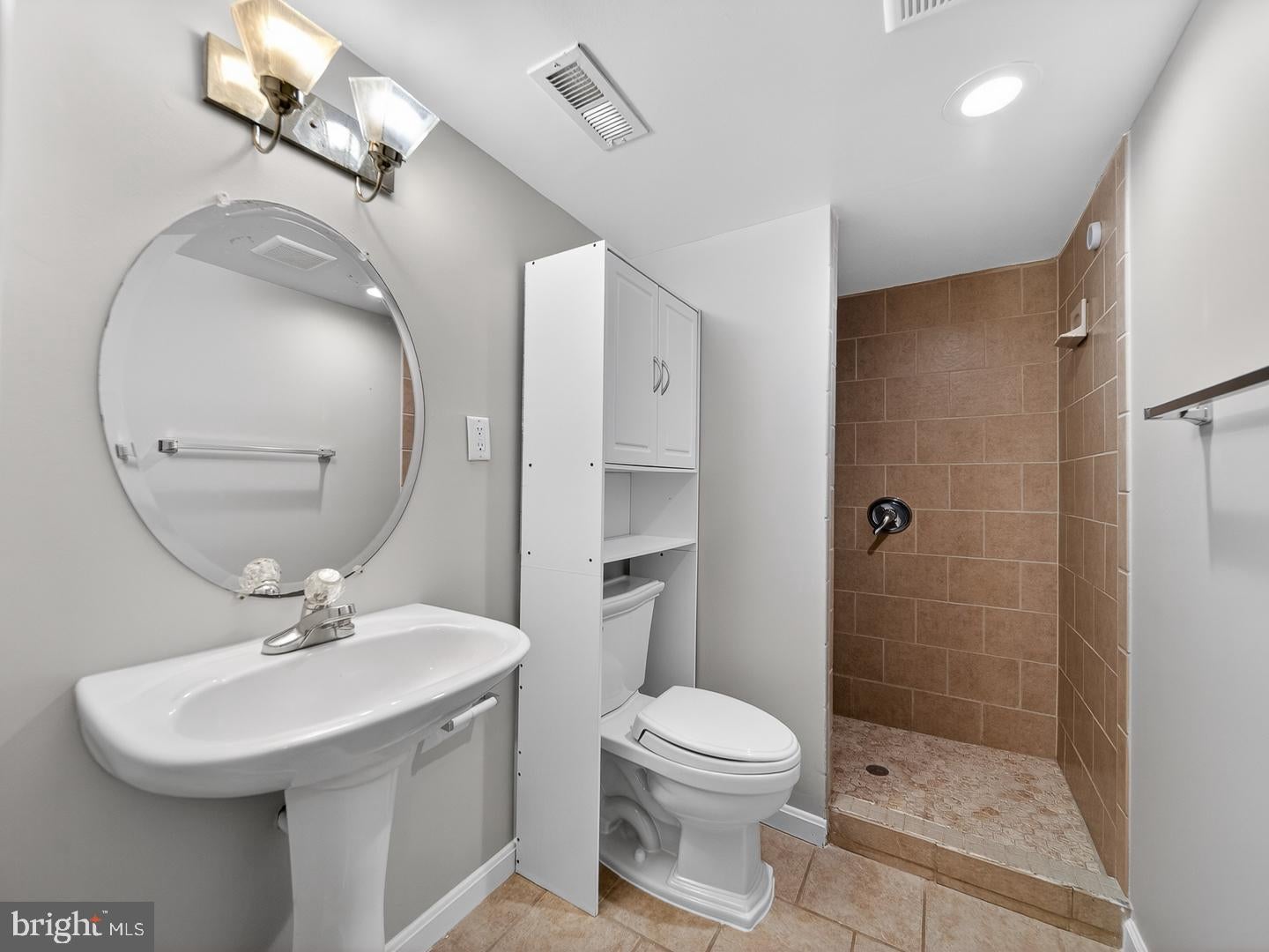 Bethesda, Maryland, 20817, United States, 4 Bedrooms Bedrooms, ,4 BathroomsBathrooms,Residential,Contingent,2006852