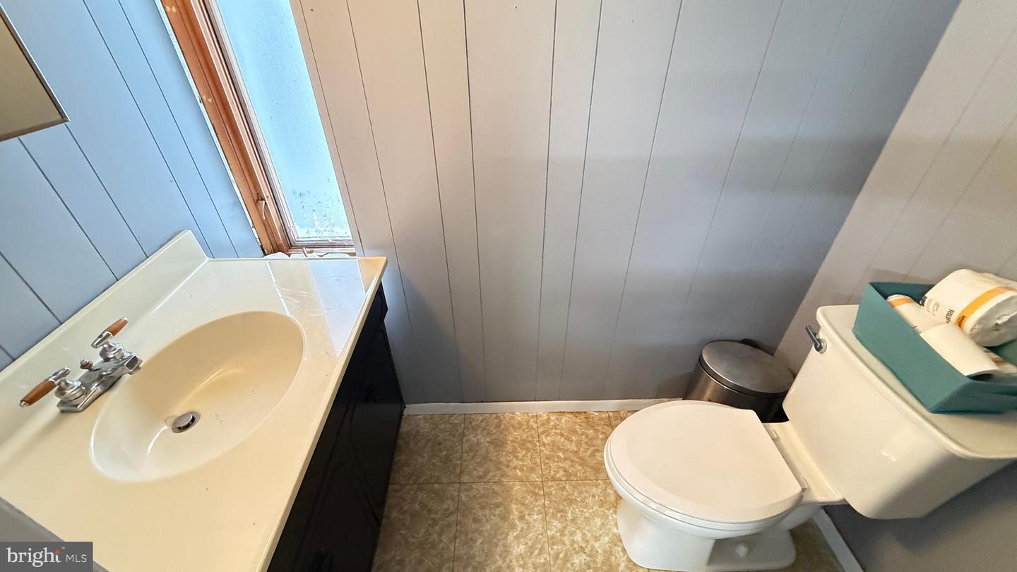 Lakeville, Pennsylvania, 18438, United States, 4 Bedrooms Bedrooms, ,2 BathroomsBathrooms,Residential,Active,2007650