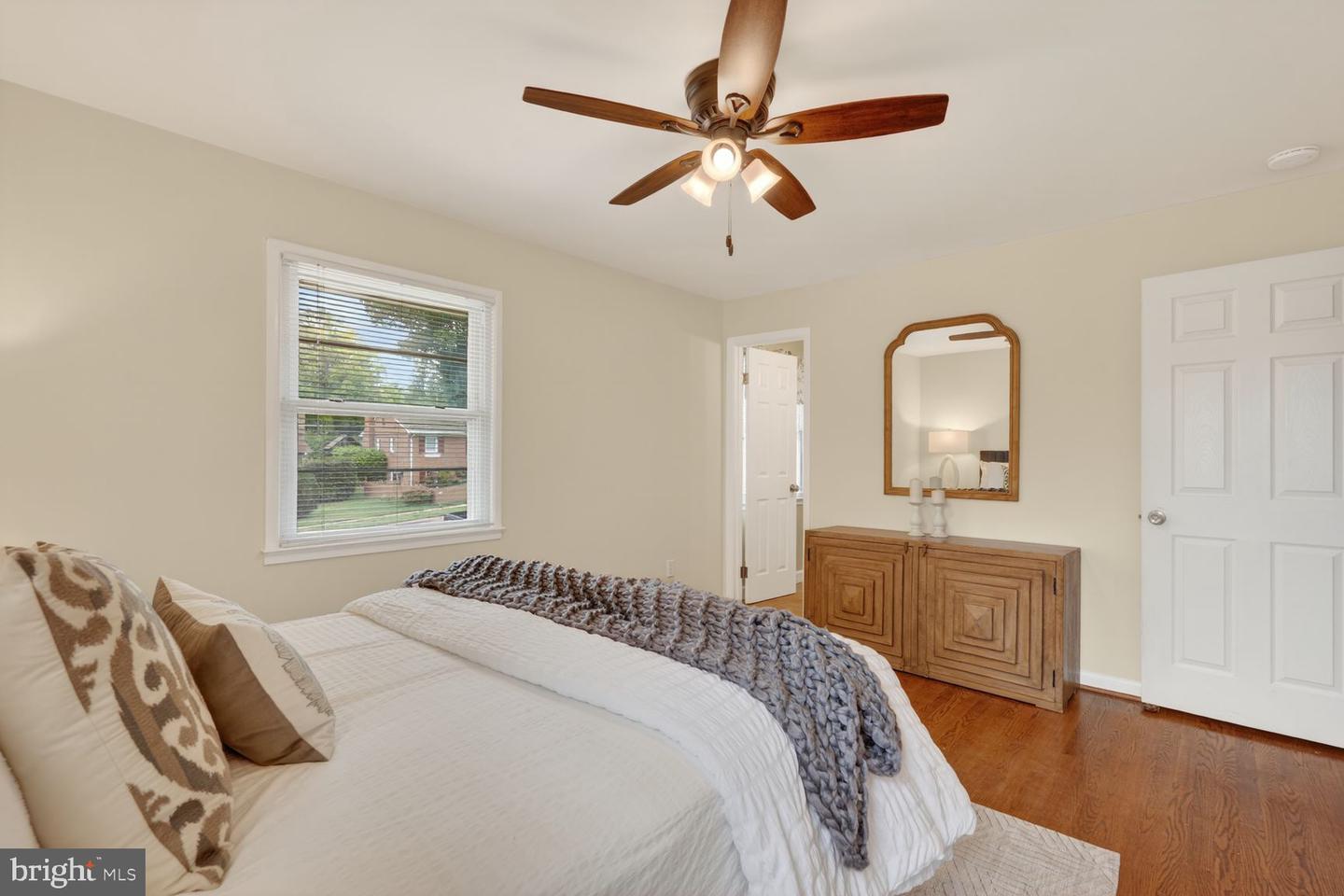 Falls Church, Virginia, 22043, United States, 4 Bedrooms Bedrooms, ,3 BathroomsBathrooms,Residential,Active,2045048