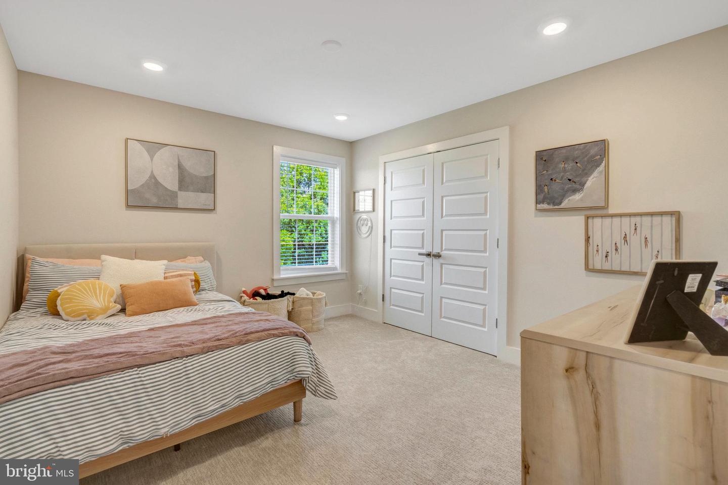 Nokesville, Virginia, 20181, United States, 5 Bedrooms Bedrooms, ,4 BathroomsBathrooms,Residential,Active,1922292
