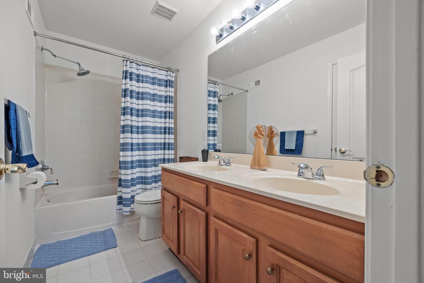 Newtown, Pennsylvania, 18940, United States, 5 Bedrooms Bedrooms, ,4 BathroomsBathrooms,Residential,Active,1905347