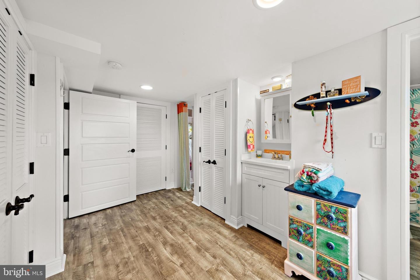 Beach Haven, New Jersey, 08008, United States, 5 Bedrooms Bedrooms, ,4 BathroomsBathrooms,Residential,Active,1941132