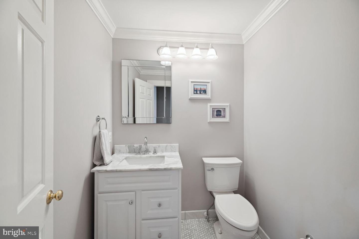 Mclean, Virginia, 22101, United States, 3 Bedrooms Bedrooms, ,6 BathroomsBathrooms,Residential,Contingent,1894225
