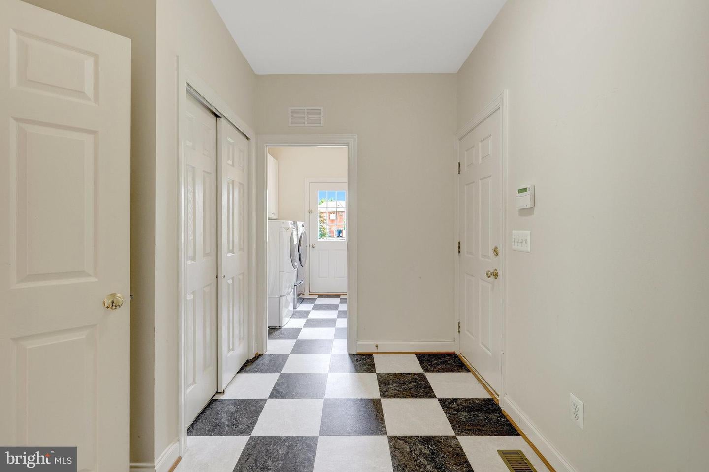 Leesburg, Virginia, 20175, United States, 4 Bedrooms Bedrooms, ,5 BathroomsBathrooms,Residential,Active,1894598