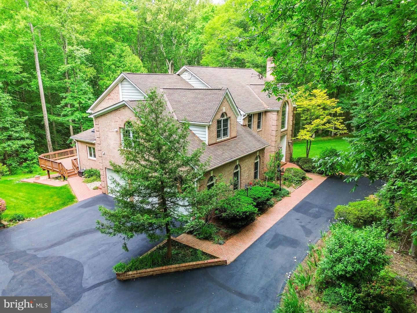 Clifton, Virginia, 20124, United States, 5 Bedrooms Bedrooms, ,6 BathroomsBathrooms,Residential,Active,2025639