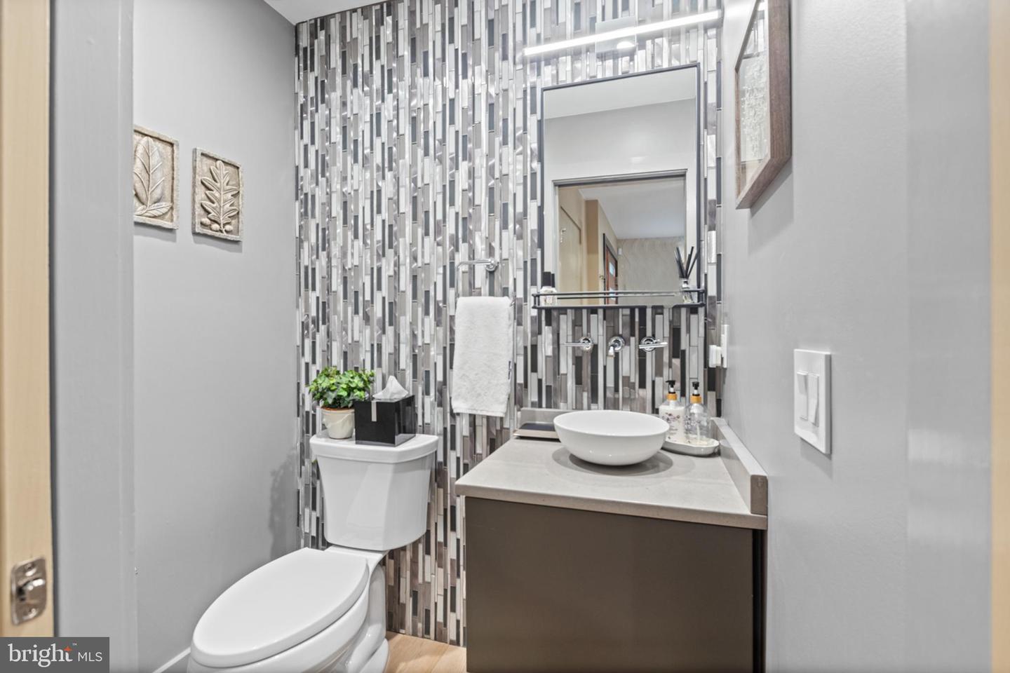 Philadelphia, Pennsylvania, 19146, United States, ,6 BathroomsBathrooms,Residential,Active,1862906