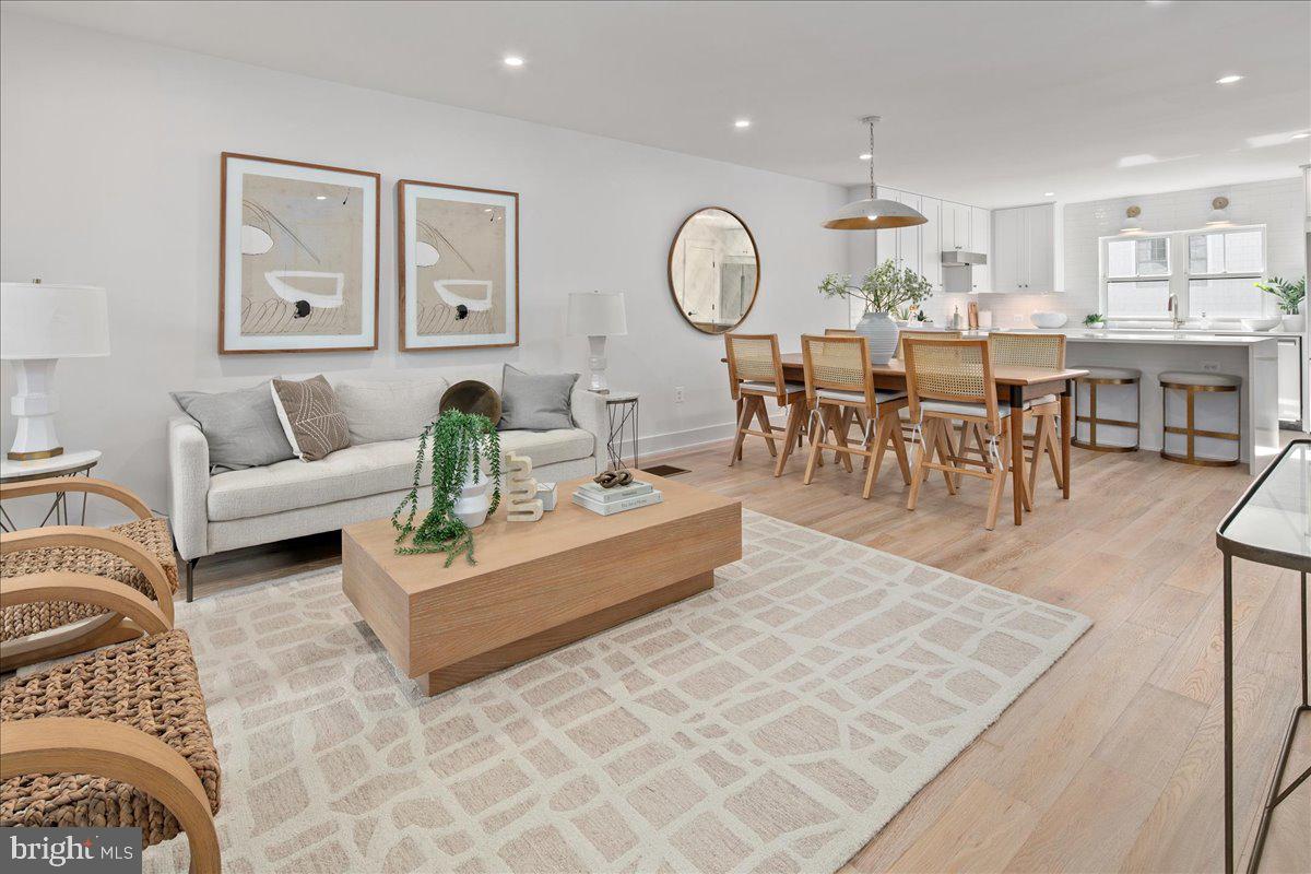 Arlington, Virginia, 22201, United States, 4 Bedrooms Bedrooms, ,5 BathroomsBathrooms,Residential,Active,2011879