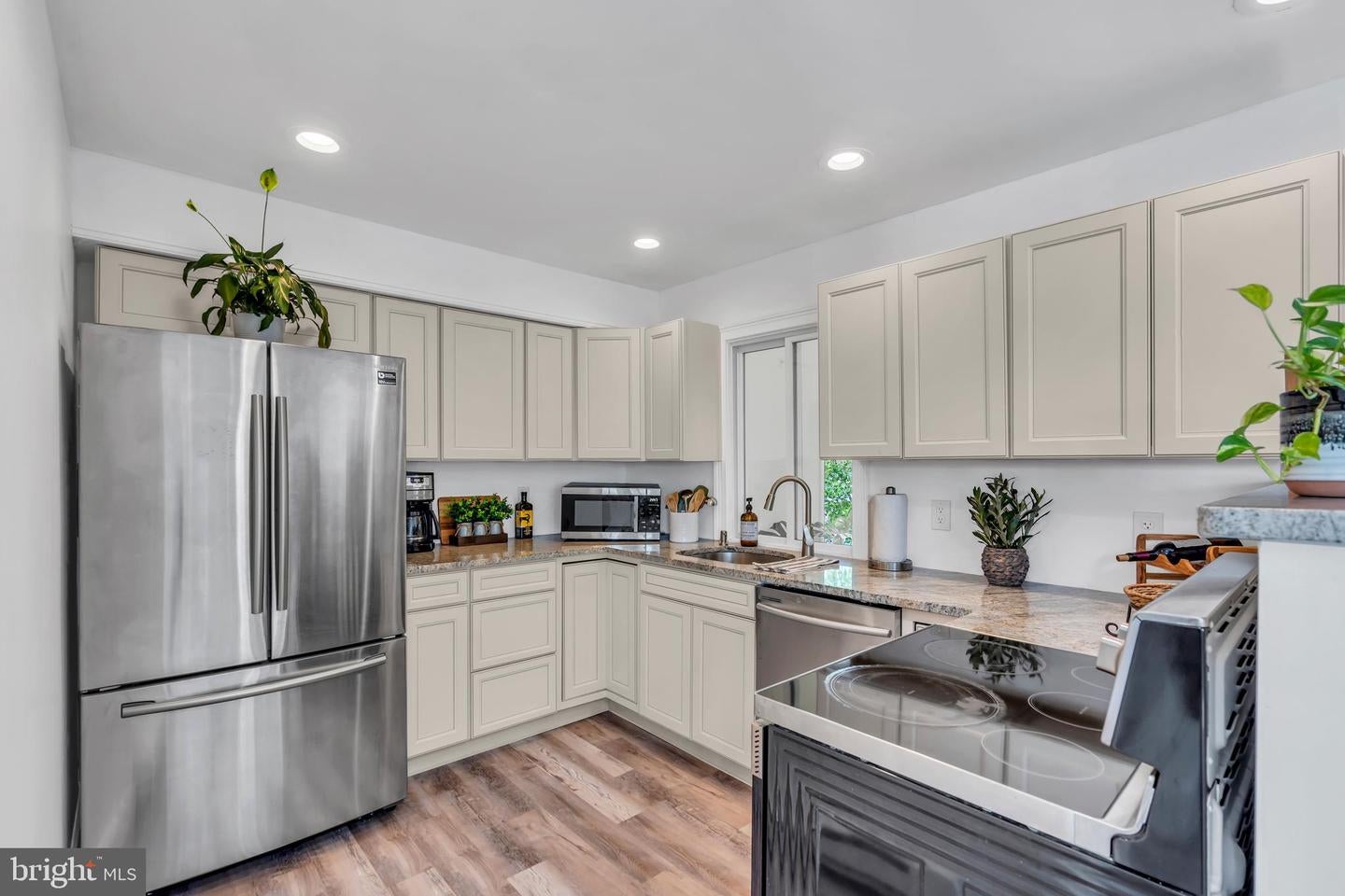 Manahawkin, New Jersey, 08050, United States, 4 Bedrooms Bedrooms, ,2 BathroomsBathrooms,Residential,Active,1919073