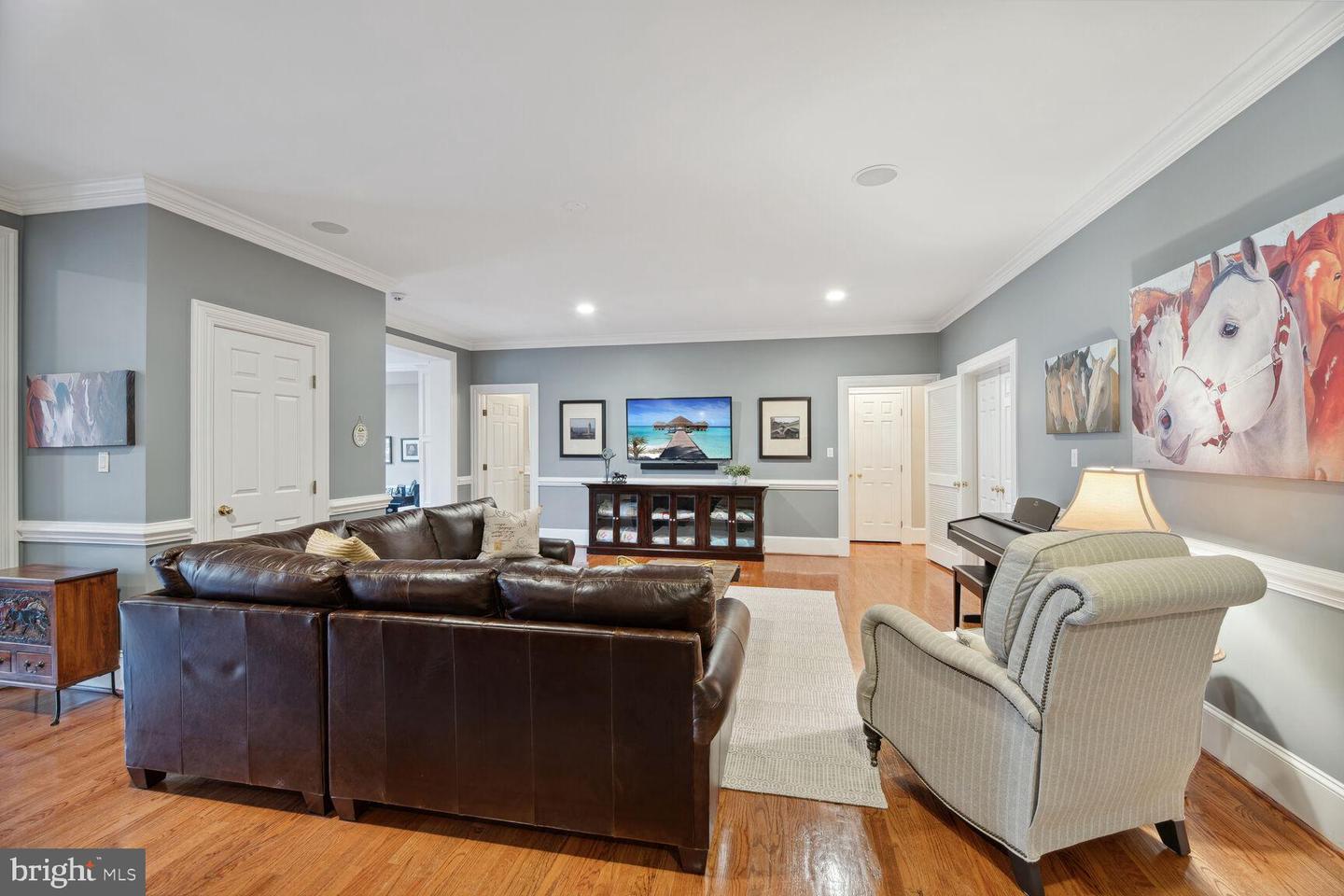 Mclean, Virginia, 22101, United States, 3 Bedrooms Bedrooms, ,6 BathroomsBathrooms,Residential,Contingent,1894225