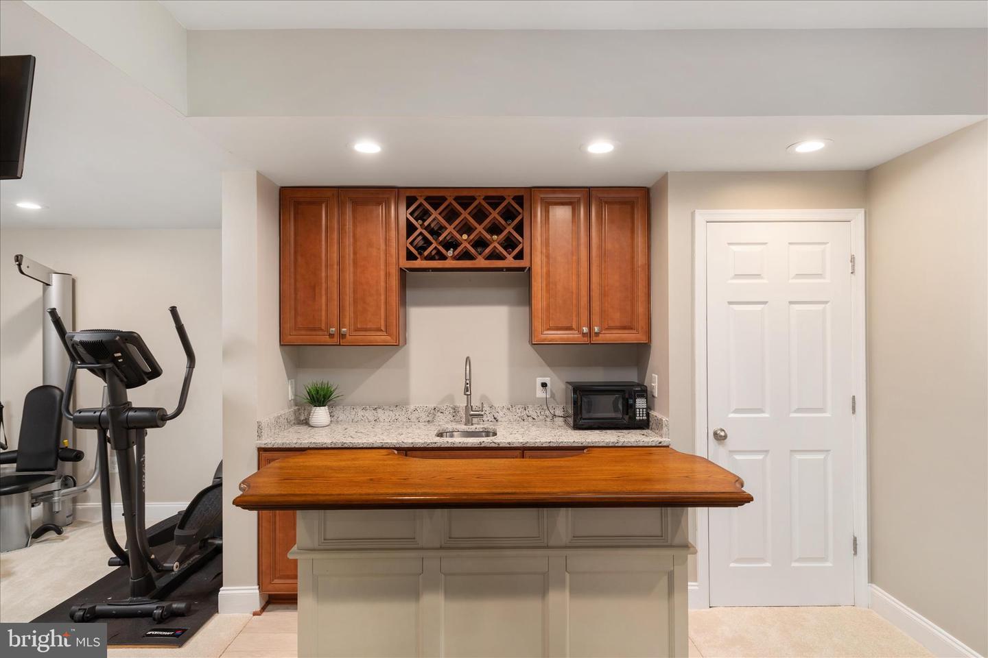 Haymarket, Virginia, 20169, United States, 5 Bedrooms Bedrooms, ,5 BathroomsBathrooms,Residential,Pending,2045778
