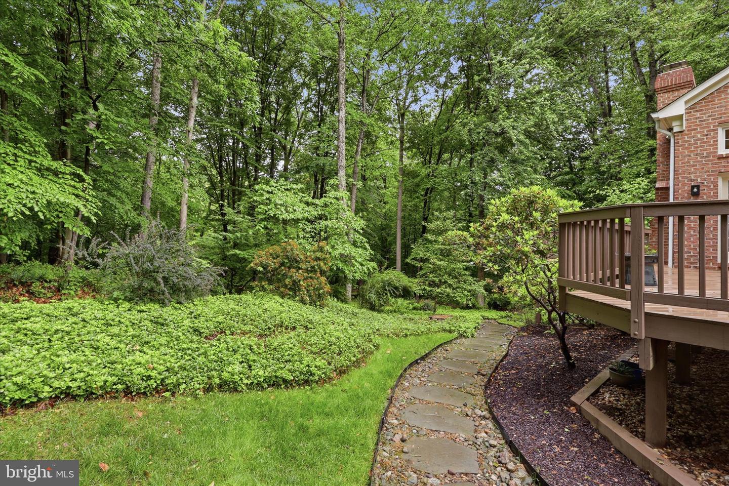 Oakton, Virginia, 22124, United States, 5 Bedrooms Bedrooms, ,5 BathroomsBathrooms,Residential,Pending,2045766