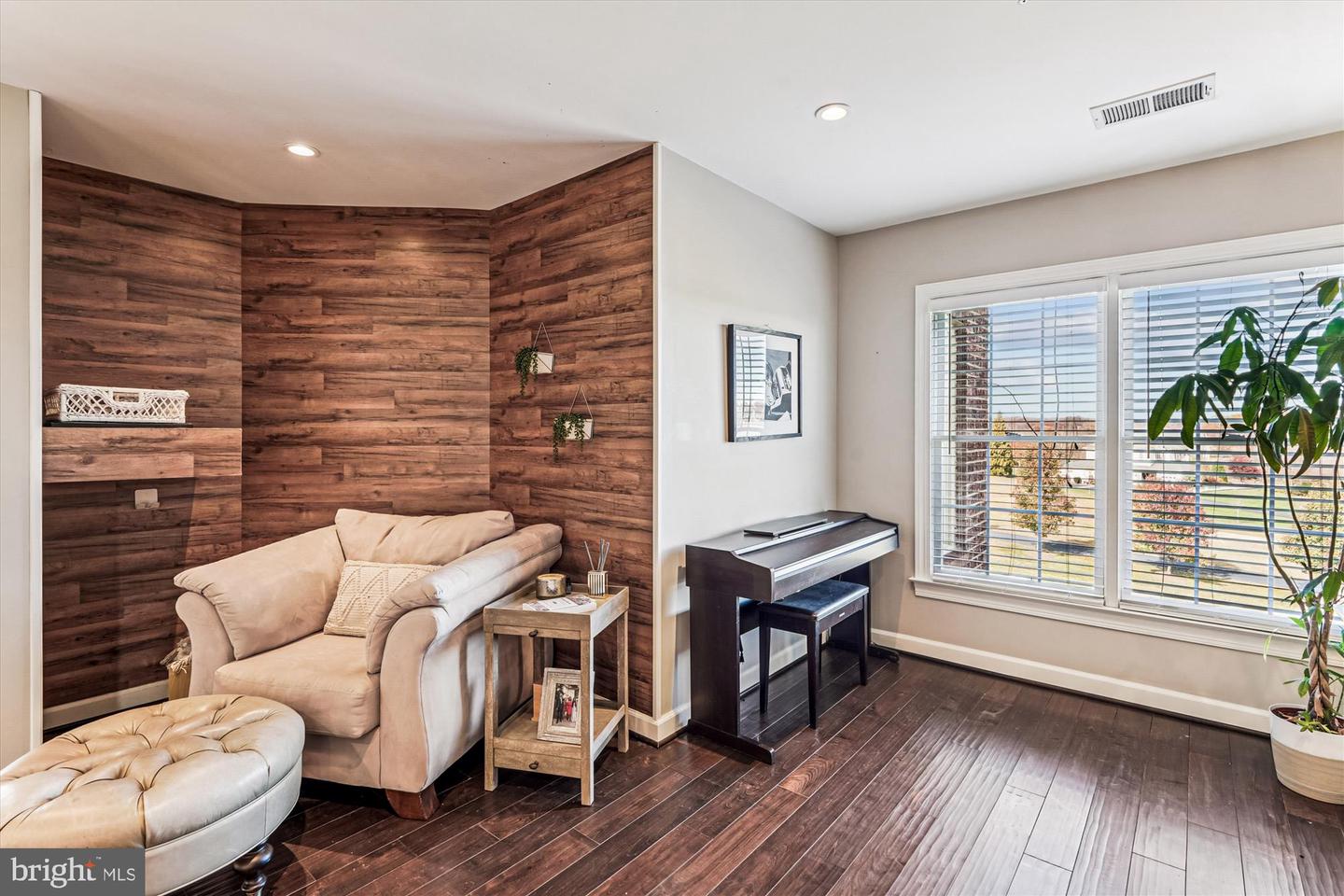 Leesburg, Virginia, 20175, United States, 5 Bedrooms Bedrooms, ,6 BathroomsBathrooms,Residential,Active,1987213