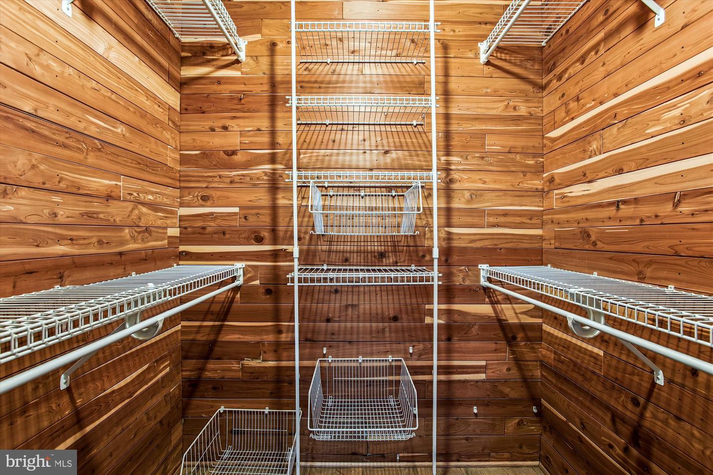 Arlington, Virginia, 22202, United States, 5 Bedrooms Bedrooms, ,3 BathroomsBathrooms,Residential,Active,1926909