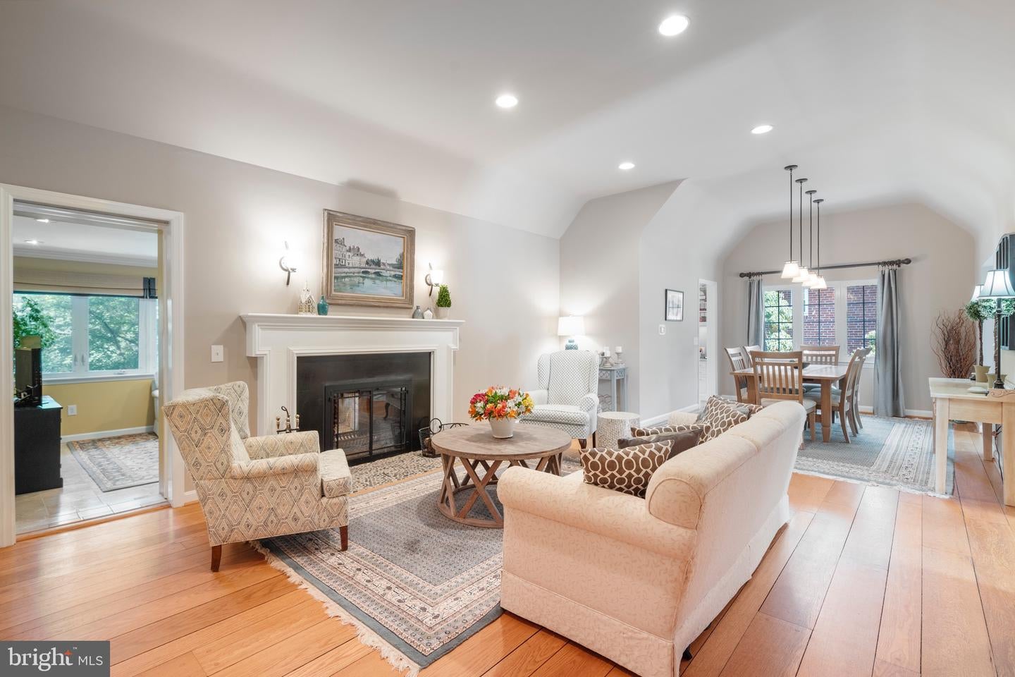 Arlington, Virginia, 22207, United States, 5 Bedrooms Bedrooms, ,4 BathroomsBathrooms,Residential,Active,1943764