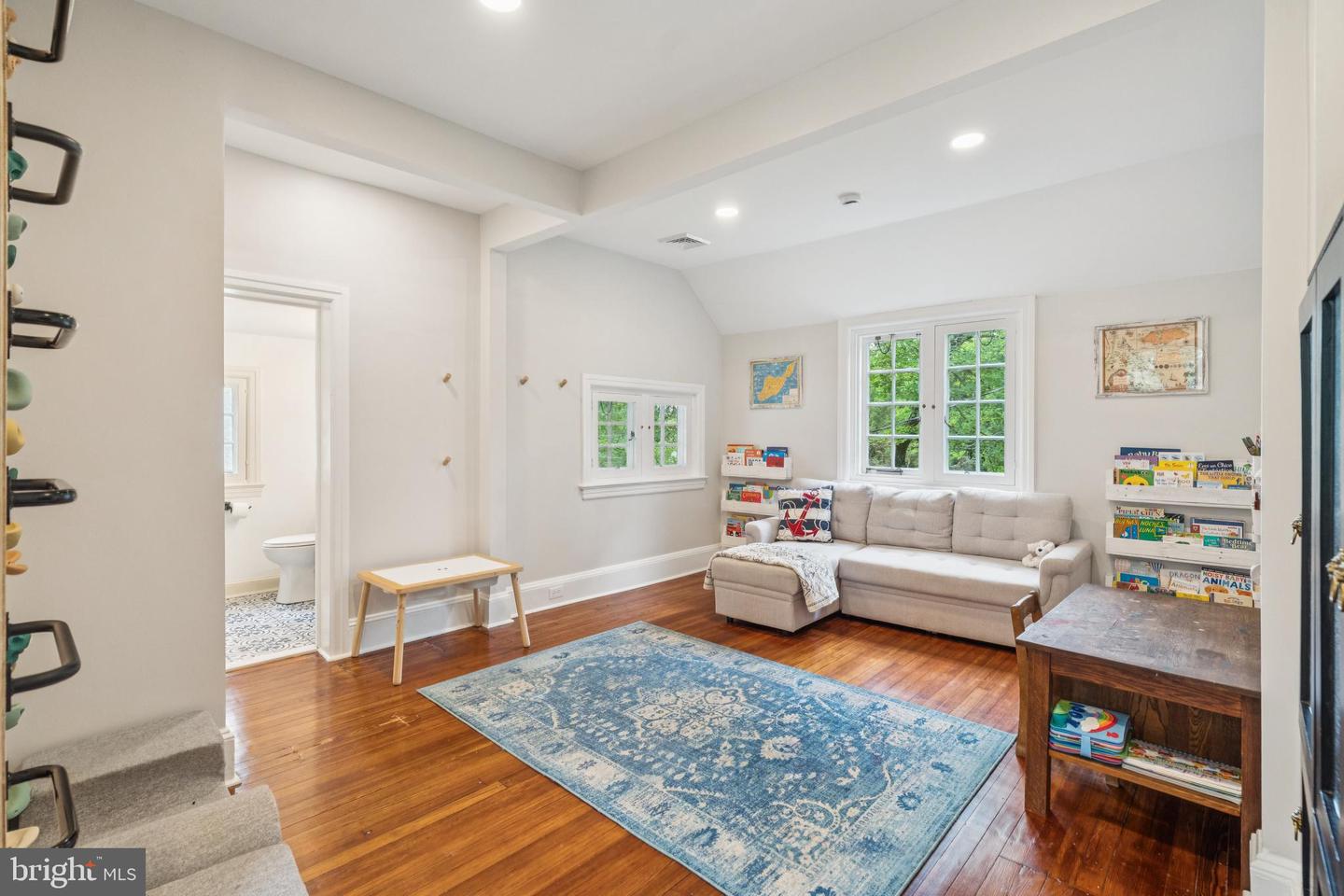 Wayne, Pennsylvania, 19087, United States, 4 Bedrooms Bedrooms, ,5 BathroomsBathrooms,Residential,Active,2003551