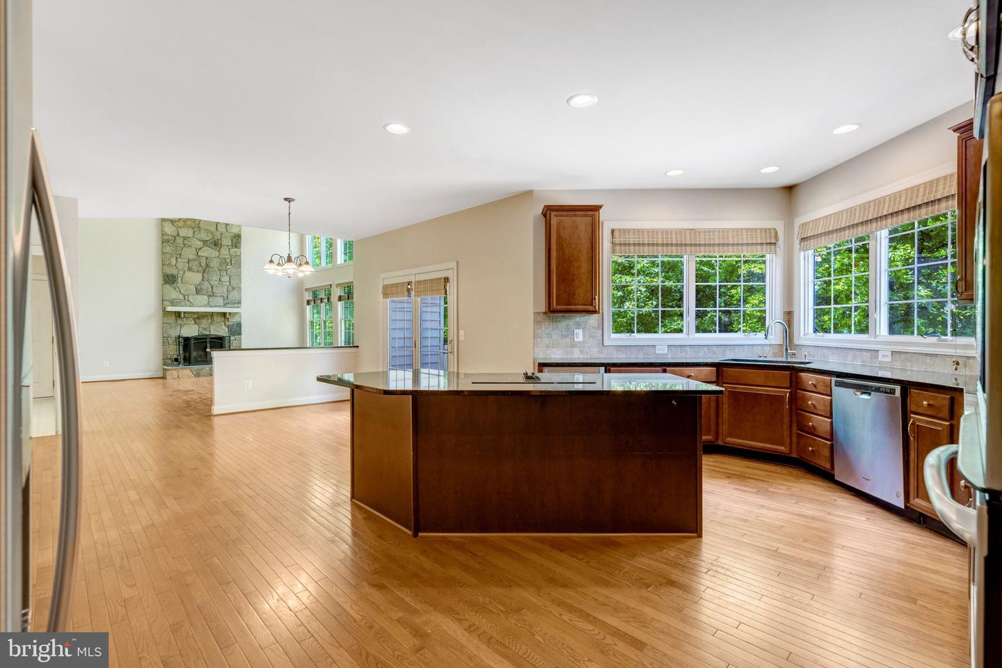 Haymarket, Virginia, 20169, United States, 5 Bedrooms Bedrooms, ,5 BathroomsBathrooms,Residential,Pending,2031766