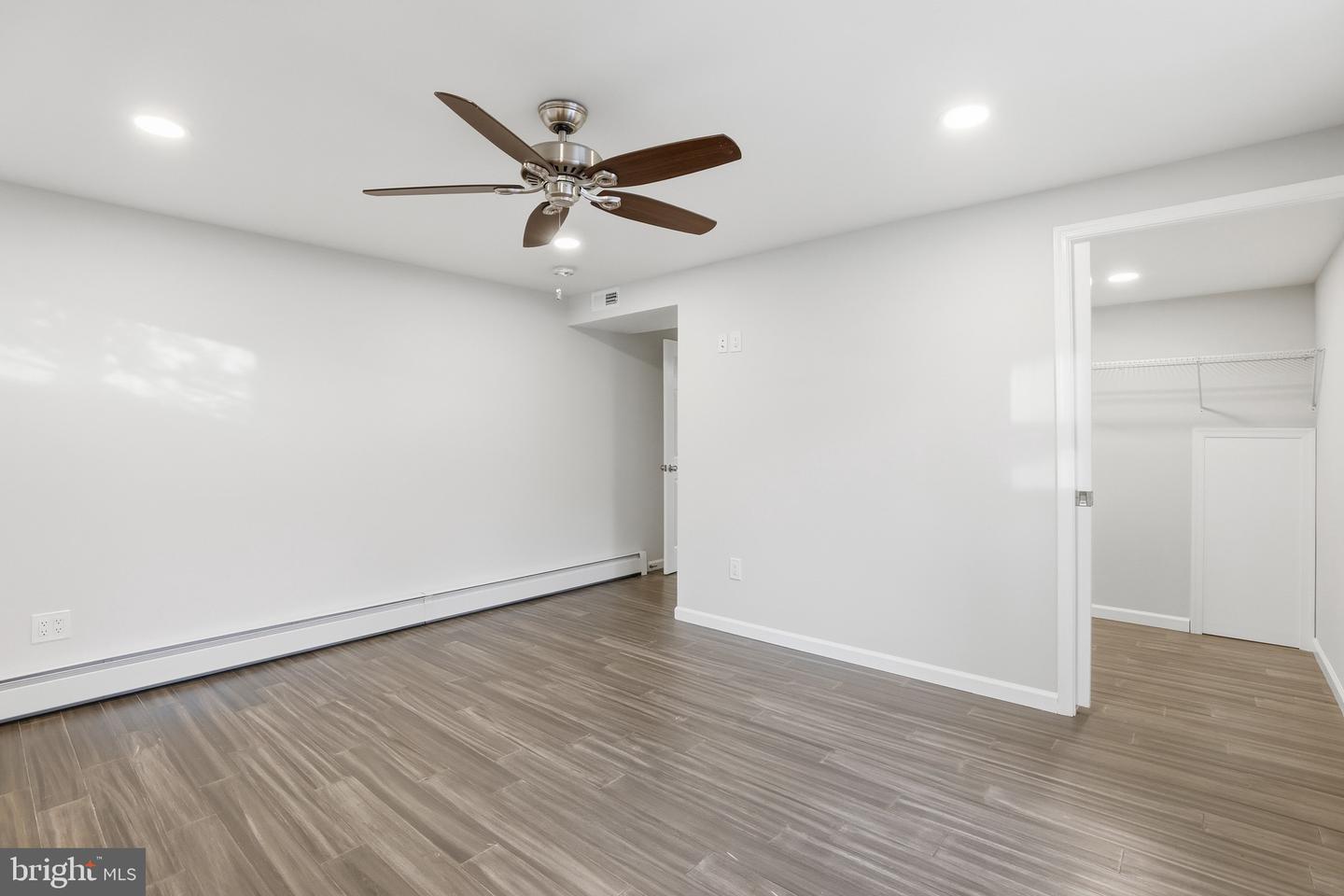 Clarksburg, Maryland, 20871, United States, 5 Bedrooms Bedrooms, ,3 BathroomsBathrooms,Residential,Active,1996277