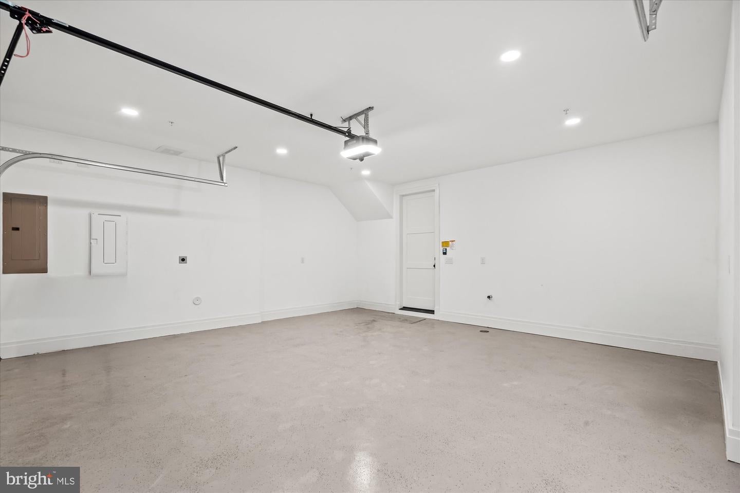 Alexandria, Virginia, 22314, United States, 4 Bedrooms Bedrooms, ,5 BathroomsBathrooms,Residential,Active,1970988