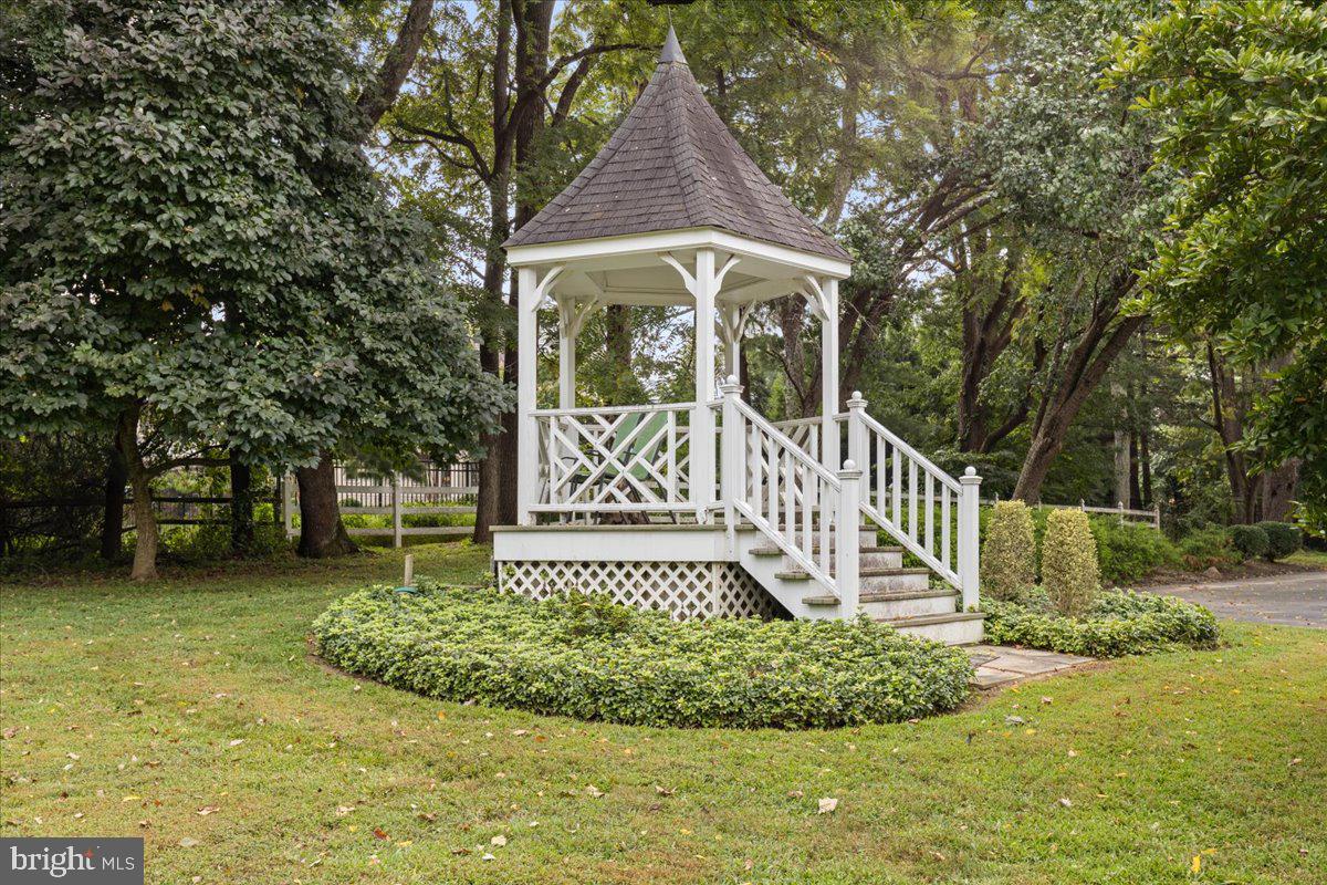 Great Falls, Virginia, 22066, United States, 5 Bedrooms Bedrooms, ,3 BathroomsBathrooms,Residential,Active,1941376