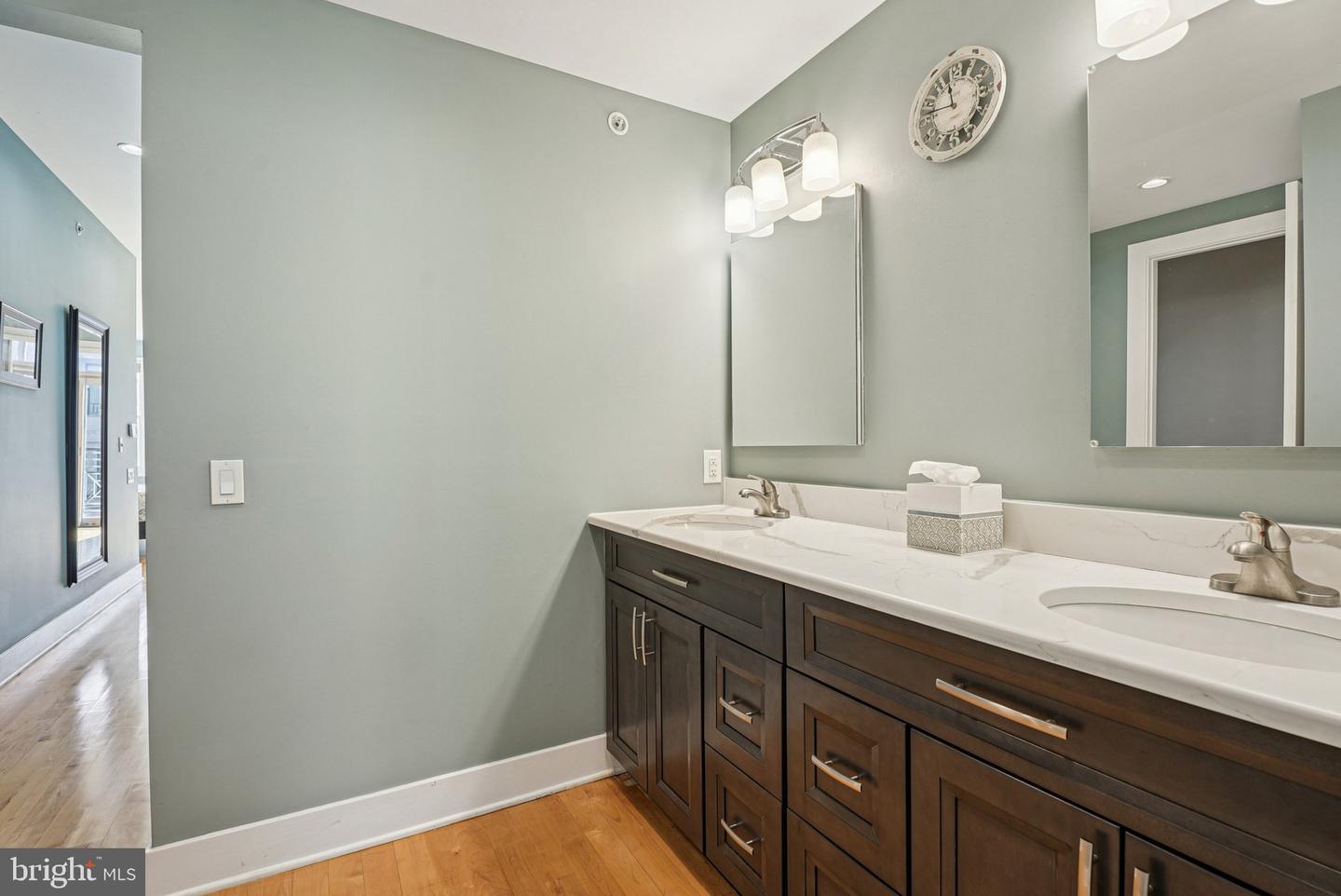 Philadelphia, Pennsylvania, 19147, United States, 4 Bedrooms Bedrooms, ,4 BathroomsBathrooms,Residential,Active,1999178