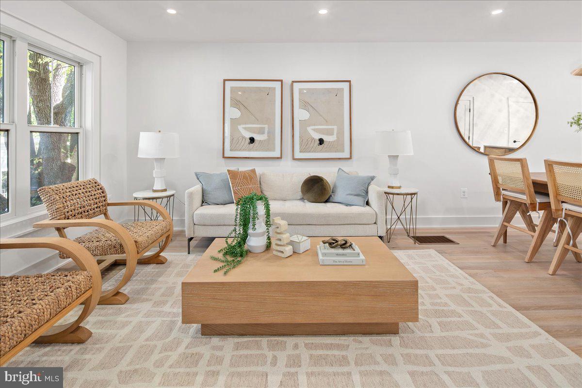 Arlington, Virginia, 22201, United States, 4 Bedrooms Bedrooms, ,5 BathroomsBathrooms,Residential,Active,2011879