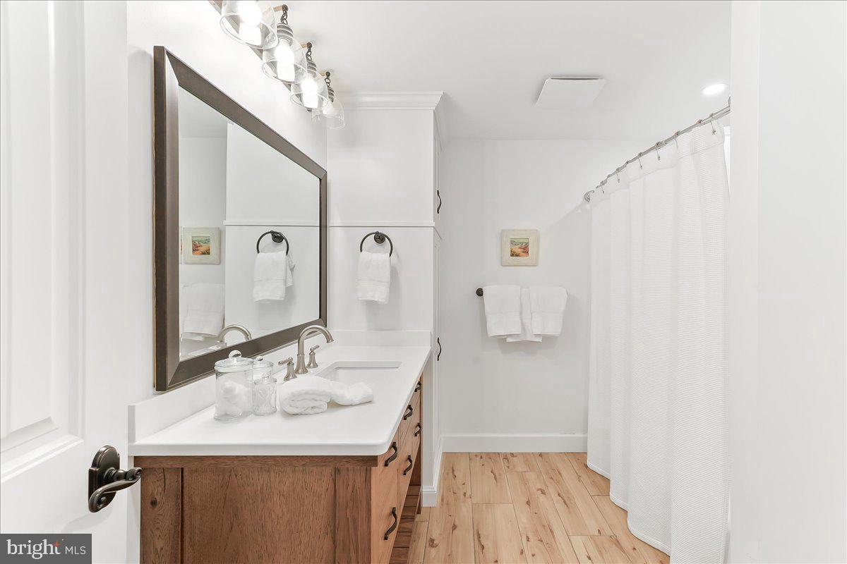 Wilmington, Delaware, 19807, United States, 5 Bedrooms Bedrooms, ,6 BathroomsBathrooms,Residential,Active,1988434