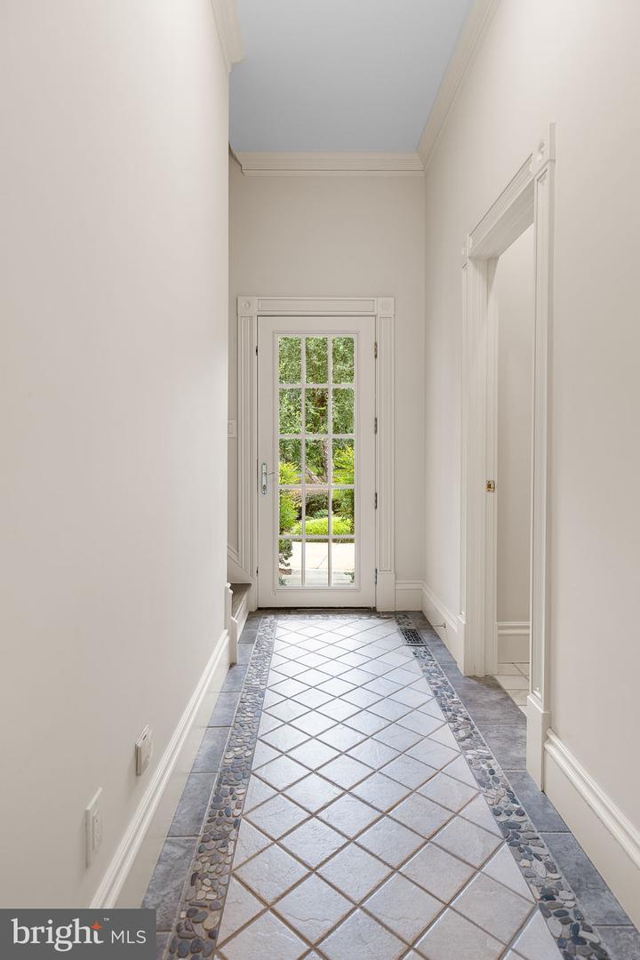 Lorton, Virginia, 22079, United States, 6 Bedrooms Bedrooms, ,8 BathroomsBathrooms,Residential,Active,1933878
